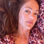 Minka Kelly Instagram - pre morning tea. clean skin. rested and ready.
