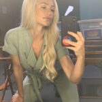 Minka Kelly Instagram - We’ve come a long way this wig and I. @_staciemerriman came along and showed us how its done. #CinchedandSecured #LAIDHUNTY 🕊 ps seasons 1&2 are on @hbomax