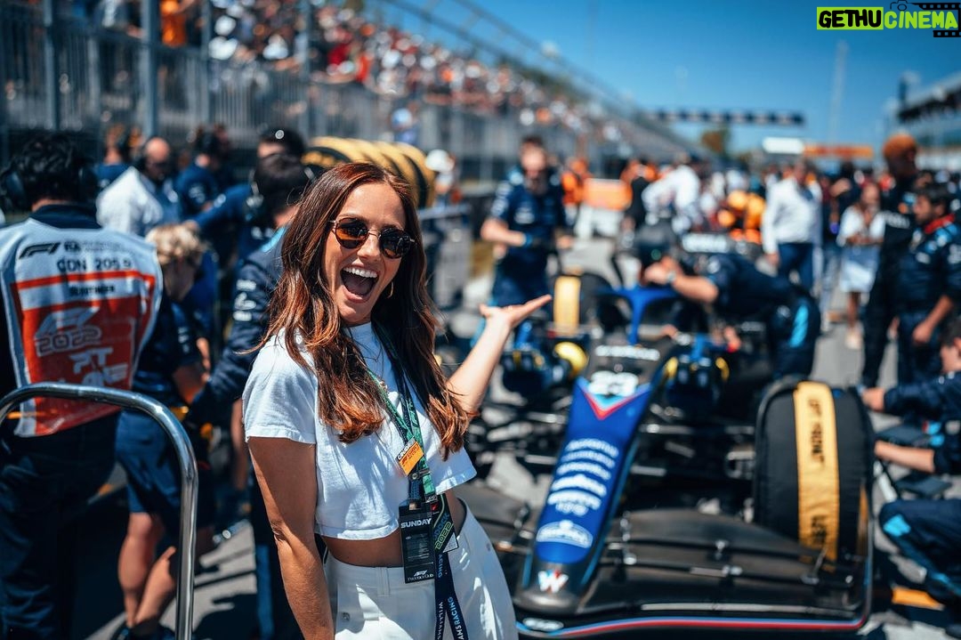 Minka Kelly Instagram - What. A. Day. Montreal, Quebec
