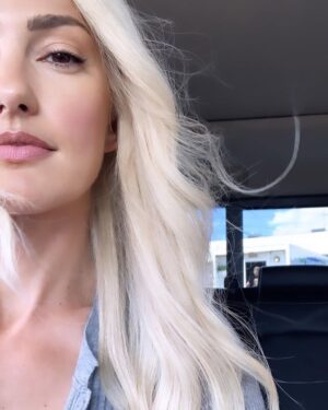 Minka Kelly Instagram - episode 11 streamin’ now. 
directed by the incredible,
will go to any length to get the shot @shelton9mil.
@dcutitans @thedcuniverse
💙🕊