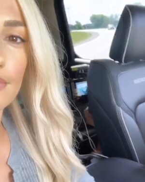 Minka Kelly Instagram - episode 11 streamin’ now. 
directed by the incredible,
will go to any length to get the shot @shelton9mil.
@dcutitans @thedcuniverse
💙🕊