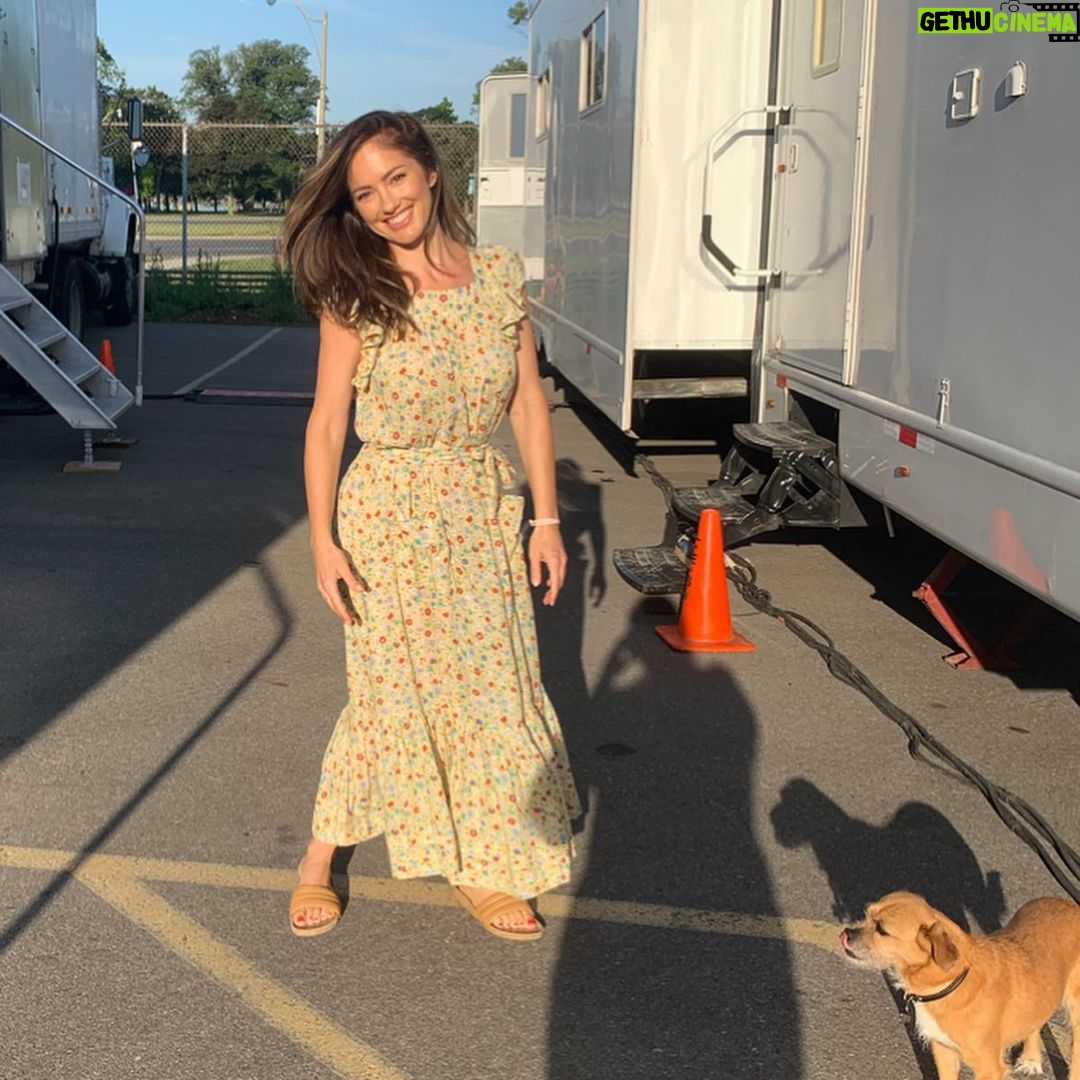 Minka Kelly Instagram - When the coffee kicks in after a 6am call on Sunday morning. 🧐 Also yes, my feet are on backwards.