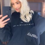 Minka Kelly Instagram – โLove is real.
You just have to find it on your own termsโ
Love my @chellamanart hoodie so much!
Visit the link in his bio to see his collection with Opening Ceremony. ๐ค๐ฝโค๏ธ๐งก๐๐
(Itโs a wig. These were taken at work)