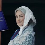 Minka Kelly Instagram - All new @drunkhistory tonight! You’re going to learn about Doug Hegdahl, played by @mrjoshcharles with @instahashi & @dantebasco told by the original narrator @markgags! And then the one and only Paget Brewster teaches us about Florence Nightingale played by ME with my favorite Queeeeen @idiotsivan! Annnd I got to reunite with my girl @aashadavis (FNL days)! This was a really fun one. Ps: @dw34 - the genius behind this whole operation - turned 40 today! Happy Birthday, friend! Let’s do it again real soon! 🍻