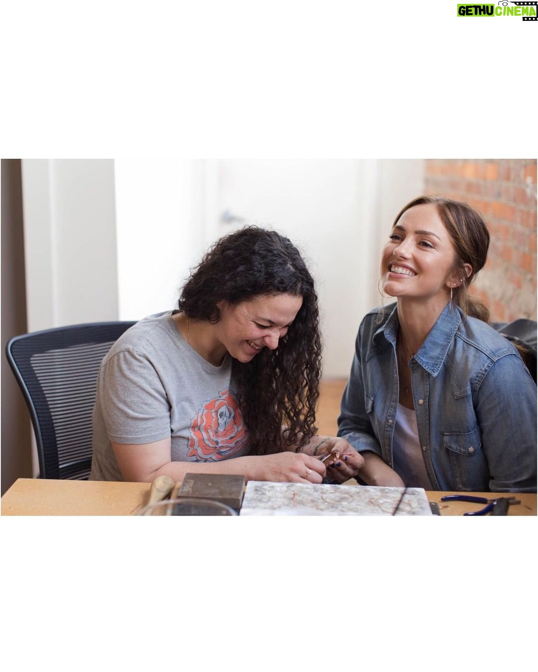 Minka Kelly Instagram - Each piece of @livefashionable jewelry is made by hand in Nashville, TN studio by women who have overcome extraordinary circumstances and I love them all very much.