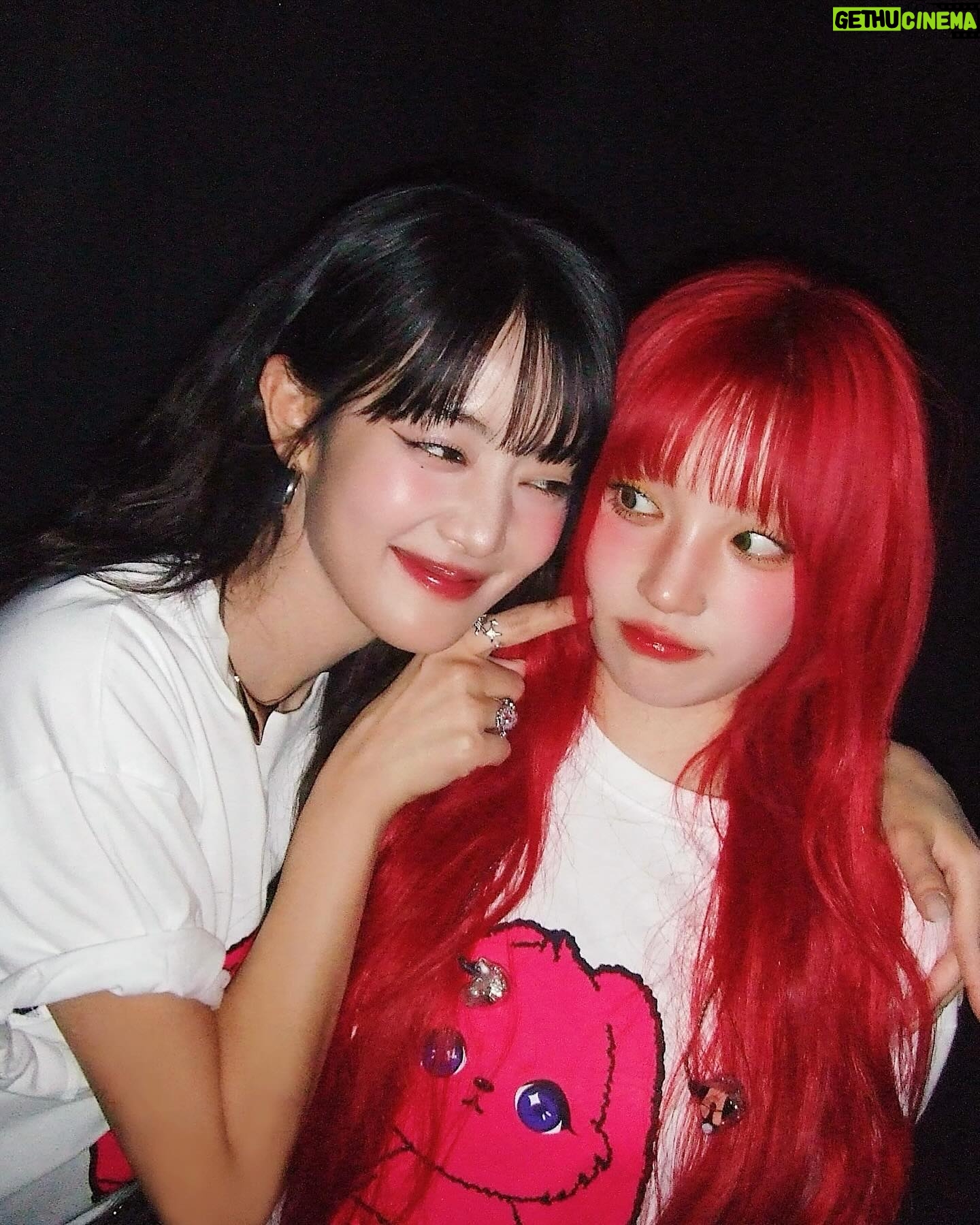 Minnie Instagram - 우리 우기가 드디어 솔로 앨범 냈어요!!!🥰❤️🔥 YUQ1 많이 사랑해주세요~🐰🫶🏻💋 @yuqisong.923