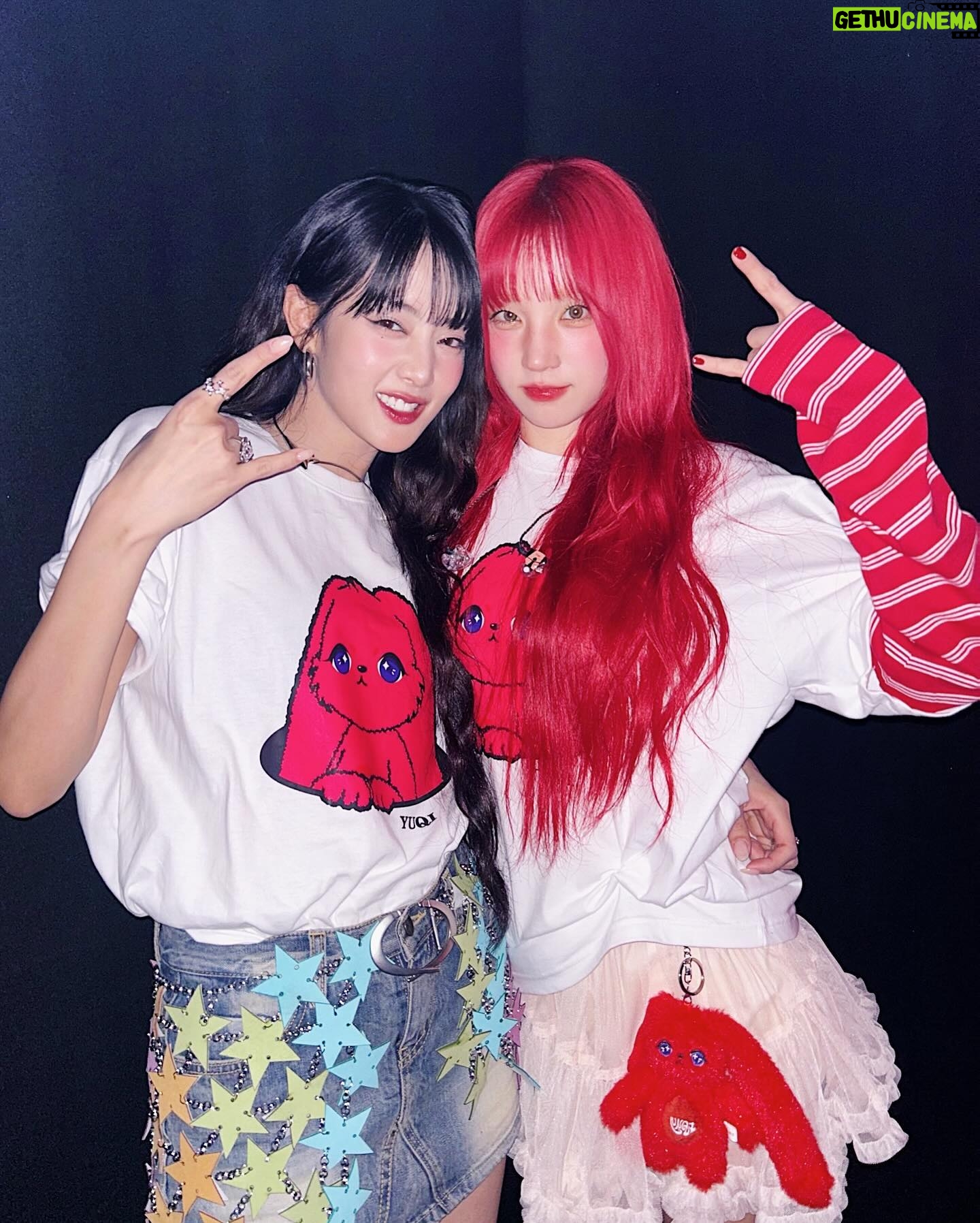 Minnie Instagram - 우리 우기가 드디어 솔로 앨범 냈어요!!!🥰❤️🔥 YUQ1 많이 사랑해주세요~🐰🫶🏻💋 @yuqisong.923