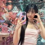 Minnie Instagram - Falling in love with this beautiful place! 🎀3CE Pink Space Hotel🎀 많이 놀러 오세용~