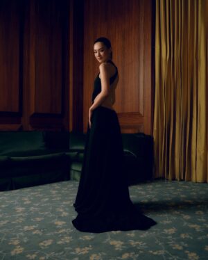 Minnie Mills Instagram - What a night! ✨ 
Honored and so grateful to @goldhouseco for having me at their beautiful celebration of culture, community, and accomplishment

Also big thanks to all the humans who made this look come to life:
Makeup: @mollygreenwald 
Hair: @clarissanya 
Styling: @sarahslutsky @carlee___ 
Dress: @chocheng 
And thank you for the wonderful team @victoriassecret @vspink for inviting me