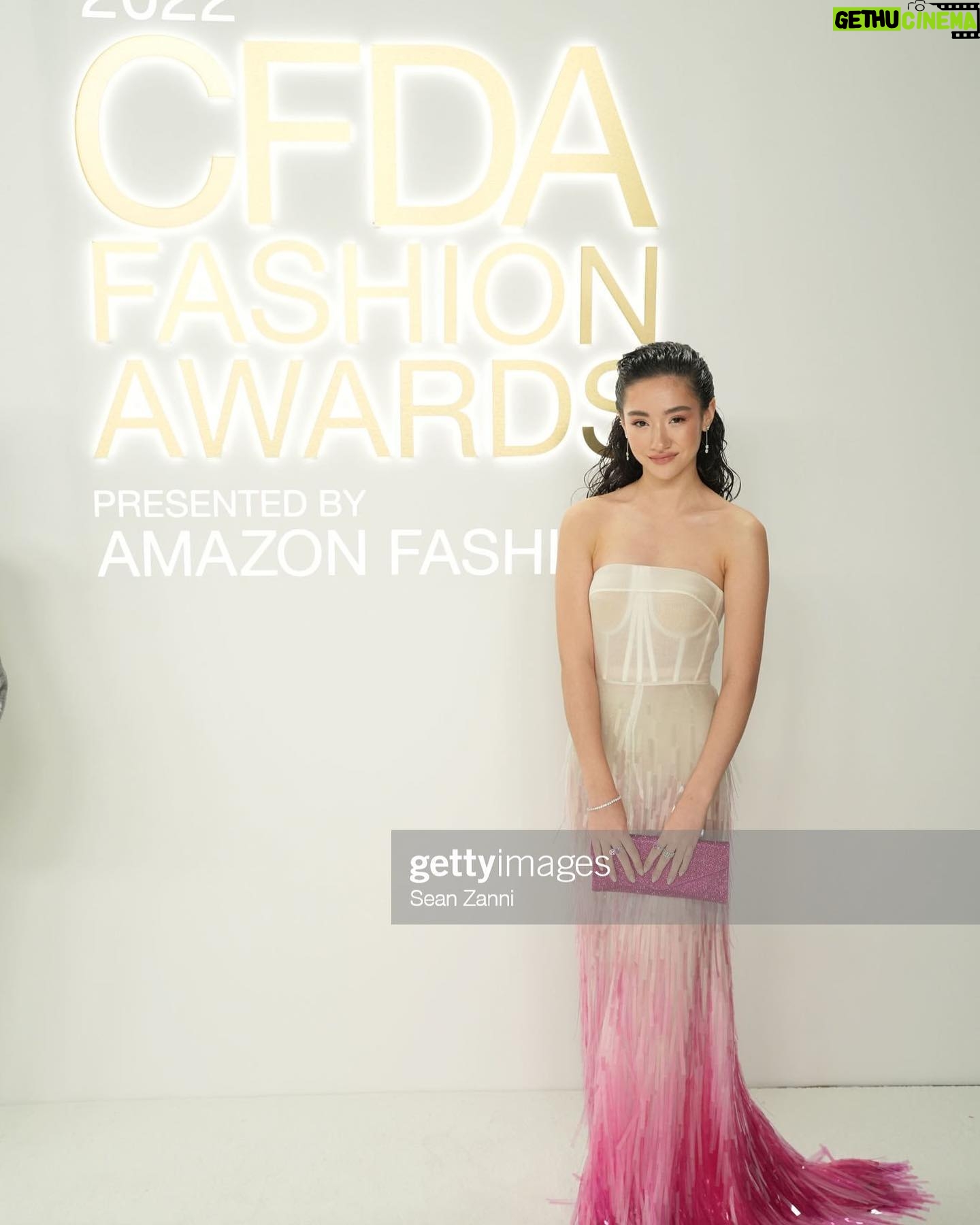 Minnie Mills Instagram - It was my honor to accompany the one and only @bachmai to the @cfda awards 💓 I’ve worn his beautiful designs on every major red carpet I’ve walked and am so grateful to have been able to walk this one with the man himself! Styling: @sarahslutsky Hair: @hairstudy Makeup: @teganricemua @charlottetilbury Jewels: @leightonjewels @kwaitdiamonds