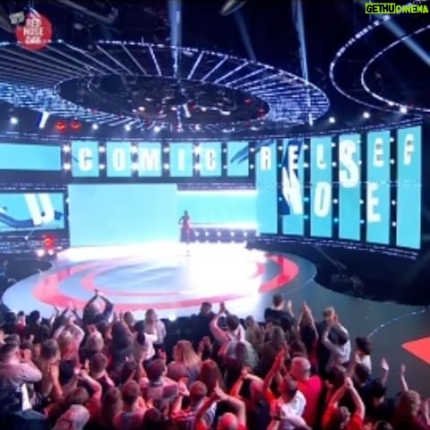 Miranda Hart Instagram - Wow. I feel very emotional that in a cost of living crisis the British public raised £40million for their fellow humans suffering. Testimony to Lenny Henry on his last show. Very proud to be part of rhe @comicrelief family. ♥️🔴