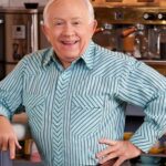 Miranda Hart Instagram – Very very sad to hear of the death of @thelesliejordan  Sending big love to all the @callmekatfox family who must be deeply shocked by the sudden loss of a sitcom family member. Thank you Leslie for your light and laughter. ❤️🙏🏻