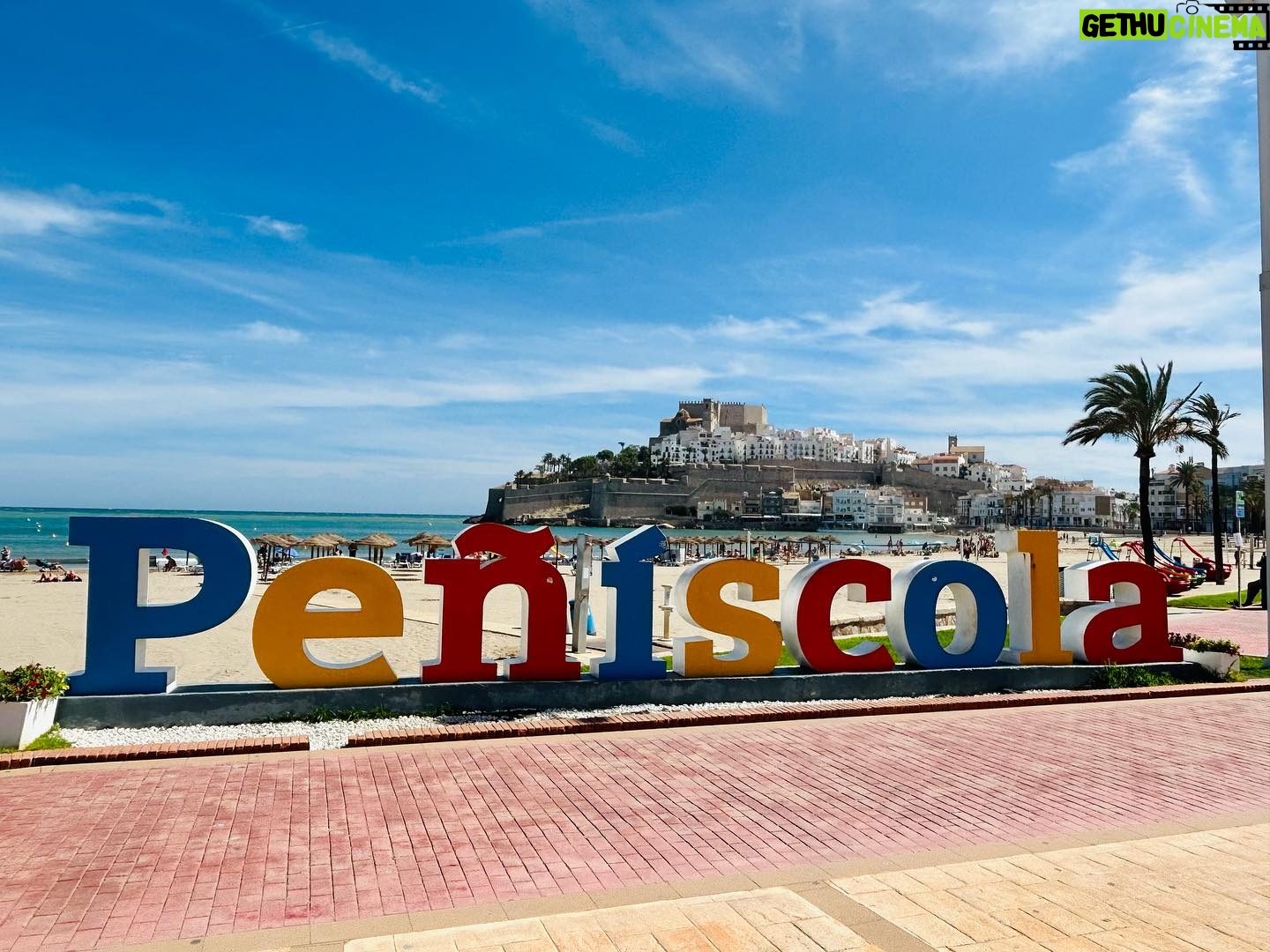Miranda Hart - 28.7K Likes - If any Brit that doesn’t do this with this particular Spanish sign…..