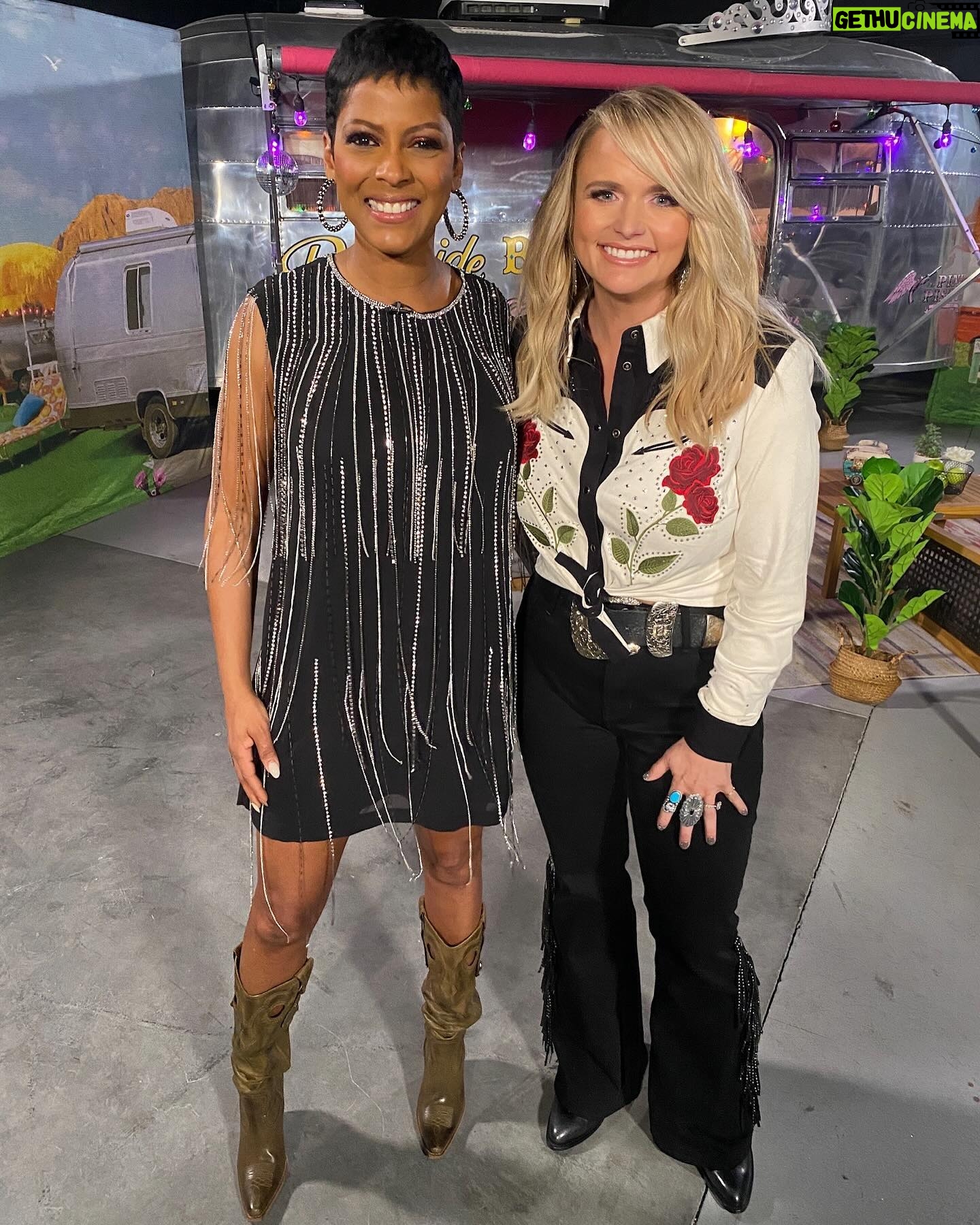 Miranda Lambert Instagram - @tamronhall hung out with us in Vegas for a day to give y’all an in-depth behind the scenes look at Velvet Rodeo! Tune in to @tamronhallshow tomorrow to watch. Las Vegas, Nevada