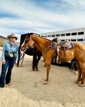 Miranda Lambert Instagram - Y’all …. I got to take a few days off  from the Velvet Rodeo in Vegas to go cowgirlin’ in AZ with my sweet friend @kenda_lenseigne. Thank you for welcoming  @samanthacrook1 and I into your bad ass gal gang and for introducing us to all your friends and family . Oh and thanks letting us camp in the bus in your yard for 3 days🤠🤷‍♀️. Everyone was so great to us. Your knowledge, kindness and skill blew our minds. And most importantly thank you for letting me ride Lieutenant Justin the legend. I’ll never get over that. What a horse. There were a lot of first time for everything’s this week. Mounted shooting, cutting and sorting cows, (thanks Kent and Janice ) and elk bourguignon made by Ian. Loved it all. Y’all can’t get rid of us now. See ya way too soon 🤠. 

Slide 3 Bam Bam doing Bam Bam things in the back😂. 🐴

Last slide is the boss @kenda_lenseigne showing us how it’s done. The actual Fastest Girl in Town. 

Take away sayin’s from the week …
Bear Down
Stay ready so you don’t have to get ready 
Do whatever is fun
No tears Tuesday 
Let’s give em a do over (3rd times a charm team ML and Kenda) 
Country Money (thanks Sam for repping my merch shirt😂)