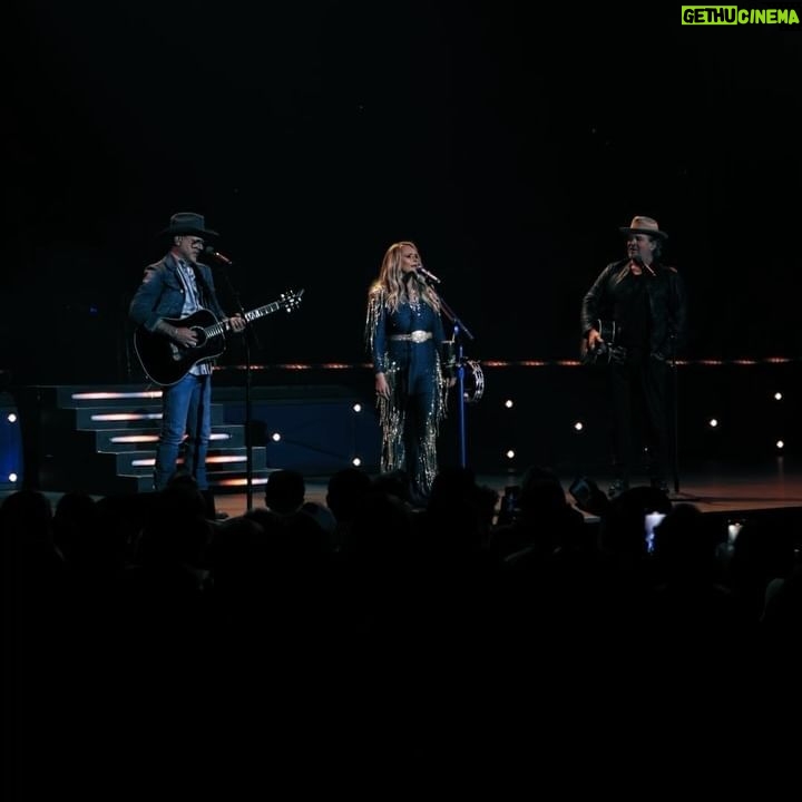 Miranda Lambert Instagram - Sunday night at the velvet rodeo was one of my most favorites ever. My friend @carrieunderwood came to see us and my two best pals @jonrandallmusic @jackingram surprised the crowd and we did a few tunes from the Marfa tapes. 💙🤠👏💕 📸 @turnerrosen Las Vegas, Nevada