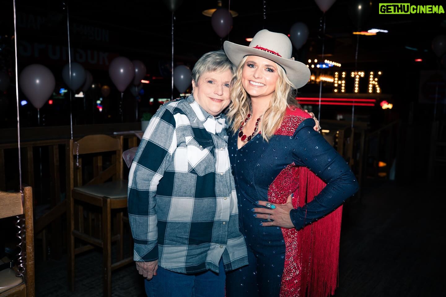 Miranda Lambert Instagram - Bday part 4🤠❤️🤠❤️🤠 Ok Ok I’ll put rest on my stories. 😘 Thanks for visiting, now back to our regular programming