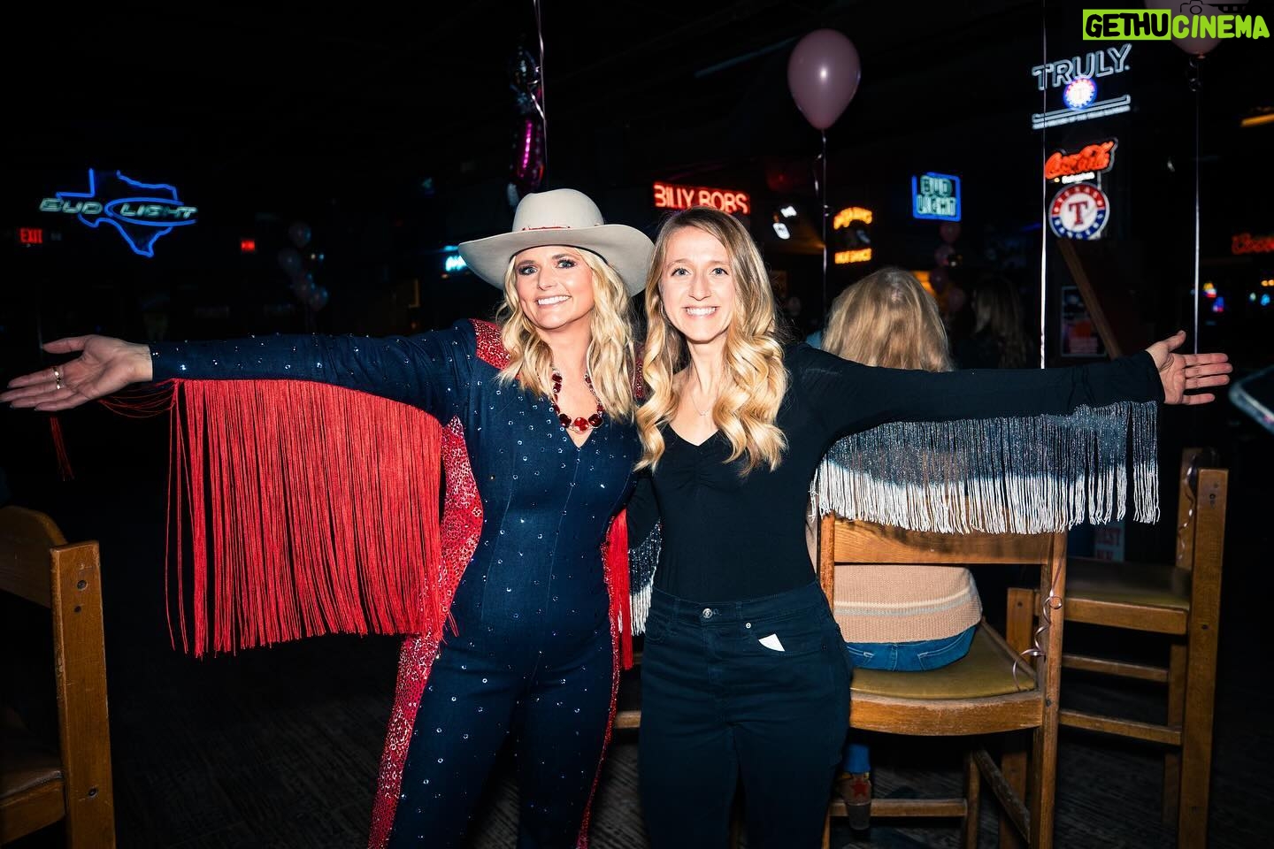 Miranda Lambert Instagram - Bday part 4🤠❤️🤠❤️🤠 Ok Ok I’ll put rest on my stories. 😘 Thanks for visiting, now back to our regular programming