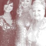 Miranda Lambert Instagram - The “Lambert Way.” Warm, cozy and welcoming. ❤️ Follow @WandaJuneHome for a piece of the house that built me.