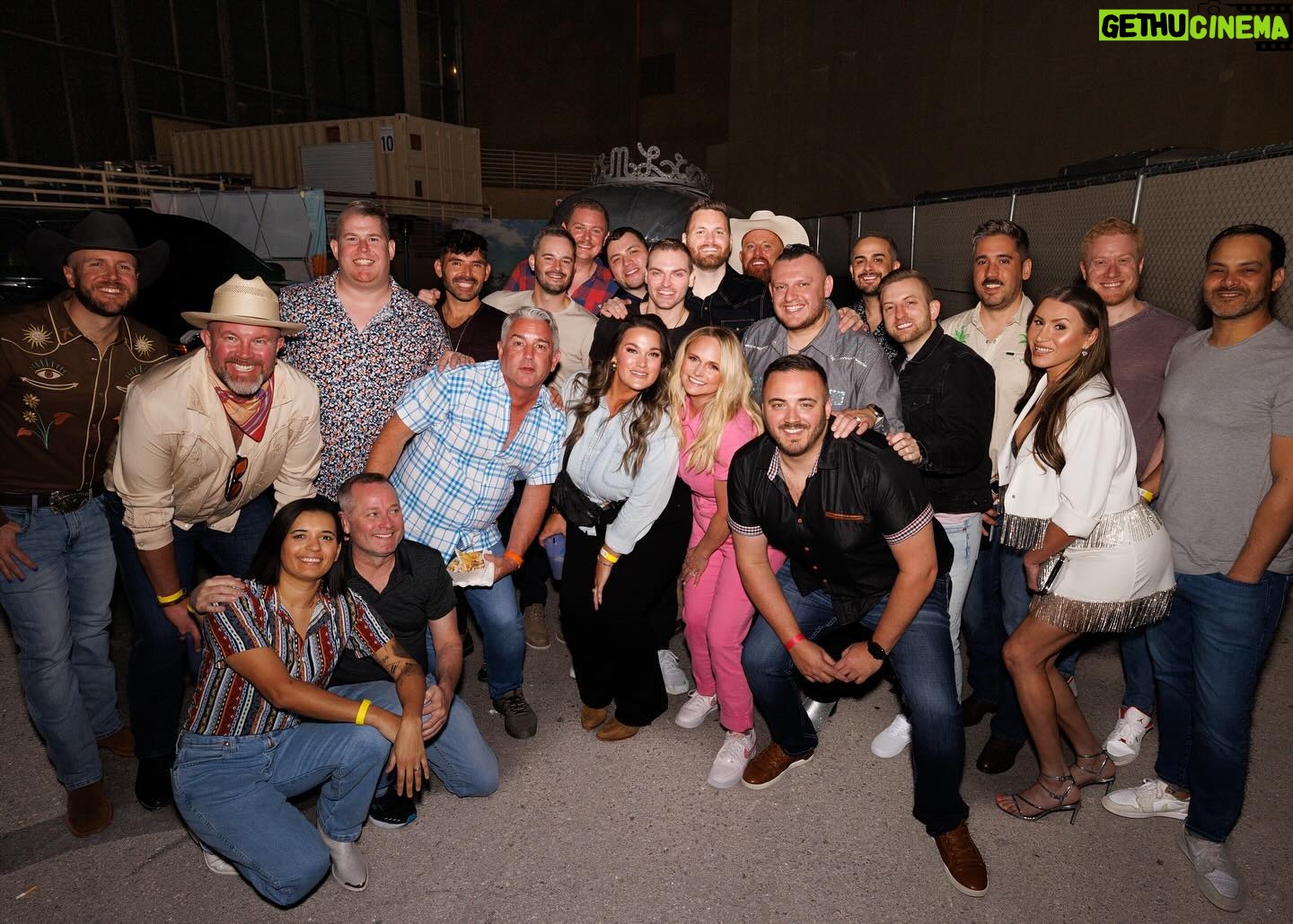 Miranda Lambert Instagram - This weekend at Velvet Rodeo had it all....a gender reveal, surprise guest, my party-lovin family was here, and yโall were on ๐ฅ๐ฅ๐ฅ. Told yโall we were going big for our last Las Vegas shows ๐ Only 2 more weekends left. ๐ธ @jeffjohnsonimages Las Vegas, Nevada