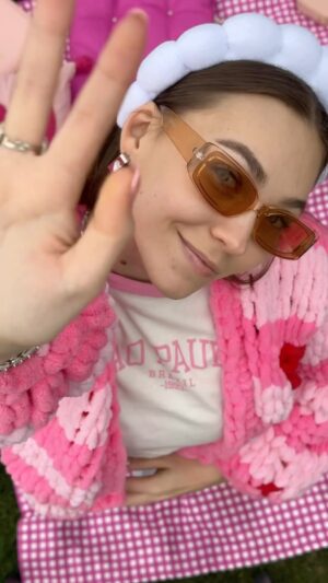 Miray Akay Instagram - Kızların pikniği böyle olur 🌸🎀🍬👛🎟️

(markalar gözüktüğü için mecbur ) #reklam
