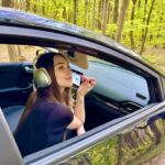 Miray Akay Instagram - Yol arkadaşım 🖤💛 @wishcarrental #işbirliği