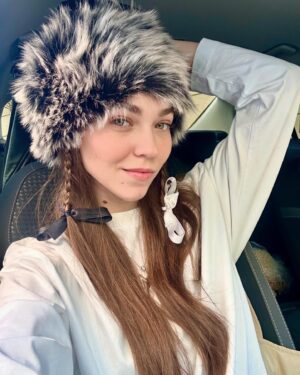 Miray Akay Instagram - Köprü trafiğinde yapılacak aktivite ;
FOTOĞRAF ÇEKİLMEK 😀