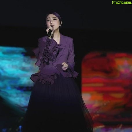 Miriam Yeung Chin-Wah Instagram - B minor , Be minor 1年過去 2小時 1輩子回憶 屬於自己人生的高光時刻 感謝 感恩 💜 #bminor