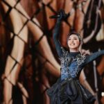 Miriam Yeung Chin-Wah Instagram – 時隔四年重啟大型巡演，真的很緊張，也很期待。做了很多的準備，一直等待呈現完美舞台的這天，希望大家都喜歡和享受這次的相遇。

再次感謝台前幕後所有的工作人員的付出，最感謝大家的到來。無論在綵排還是正式的演出，也知道很多歌迷在場外的陪伴，希望大家能注意安全。

後續還有其他場次，MY TREE OF LIVE 是一棵正在生長的樹，大家一路相會，你們的支持和養分，在光合作用下，將在年輪𥚃，刻上重要的印記 💜

#MYTREEOFLIVEWORLDTOUR
#楊千嬅MYTREEOFLIVE世界巡迴演唱會