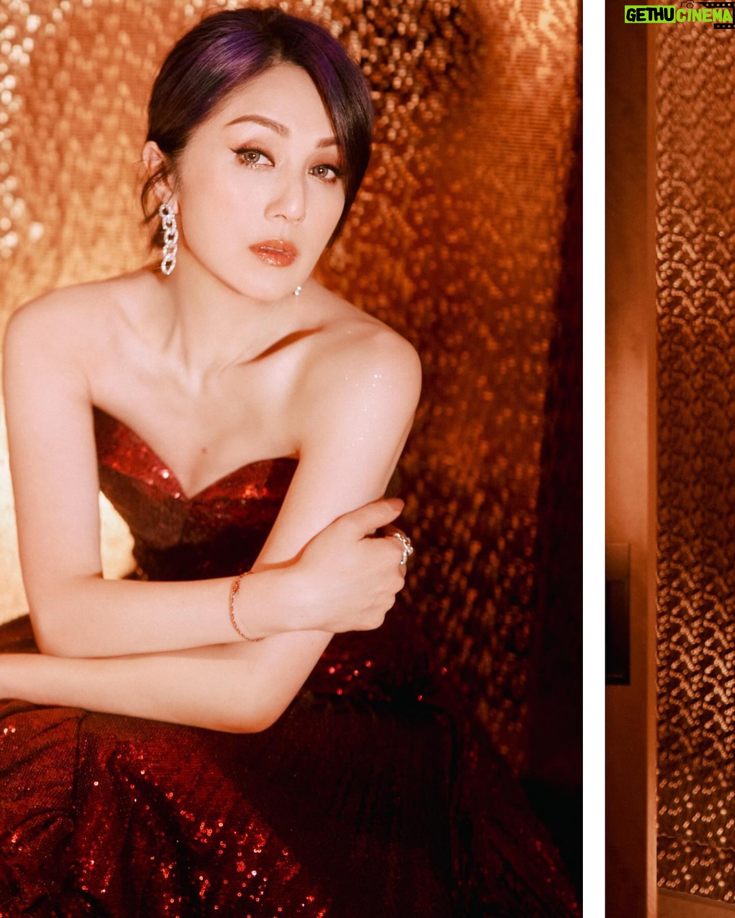 Miriam Yeung Chin-Wah Instagram - · Elizabeth Arden Dinner Party 🥂 Makeup: @ngusleemakeup Hair: @nate_peng Styling: @sssswangssss Outfit: @mikaeldofficial Jewellery: @pomellato @ElizabethArden
