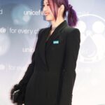 Miriam Yeung Chin-Wah Instagram - 新一年祝願大家身體健康，重新再出發 #Unicef #UnicefHK #聯合國兒童基金香港委員會 #GalaDinner #ForEveryChild 從2004年開始，不知不覺間一起走過近20年💜