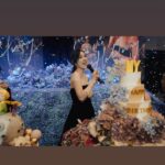 Miriam Yeung Chin-Wah Instagram - 沉澱了一天，遲來的感謝 人生的下半場正式開始，感謝過去，的確有千言萬語想分享，也只能盡在不言中，想說的已經在我的作品中表達了。My Tree of Live 就是人生下半場的一個序幕，半百時光飛逝，但每1分每1秒都充滿回憶和意義，能夠在自己選擇的路上戰戰兢兢地走着，是幸福的。感謝音樂加持了我的人生，感謝每一位愛我的人，感謝我的知遇，感謝我的過去，很想做一些有意義的事。音樂是充滿愛的，也是非常大的能量，希望大家也會緊記着活着的美好。我們有心跳，就有希望，困難的時候緊記着，自己可以拯救自己，千萬不可以放棄自己，要好好愛惜自己，要堅信所有低潮的日子總有一天會過去。 同時亦感謝每一位到來生日限定音樂會的群英們，也感謝所有在線上登記了的歌迷們，很抱歉因為場地人數未能所有會員可以一起參與，但你們的祝福和心意我全部收到了。 最後感謝一班盡心盡力在我身後支持著我的團隊，很多製作人員、台燈聲、導演組、VJ、Key Art 設計、妝髪服團隊、公司同事們等等…謝謝你們與我一同迎接這個下半場的開始。永遠有下一次的，期待下一次的家庭聚會。 I love you all 💜 Make up: @lingchan_makeup _makeup Hair: @hairby_cooney Outfit:@carolinaherrera @joycehk Jewelry: @vann_jewellery #joycehk #carolinaherrera #楊千嬅MEETYOUATTHEHALFWAY #MIRIAMMINICONCERT生日限定