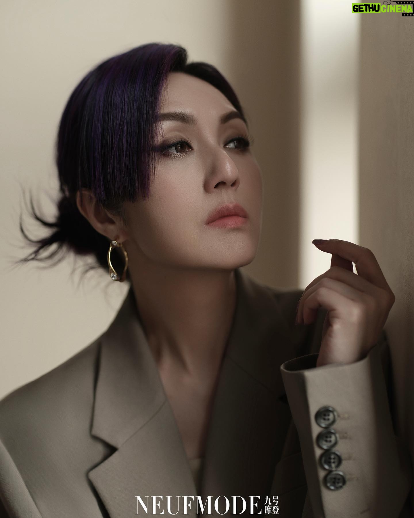 Miriam Yeung Chin-Wah Instagram - . #𝐍𝐞𝐮𝐟𝐌𝐨𝐝𝐞 九号摩登 Sep 2023 出品人:龍梓嘉 劉珂 監制:朱小哼Tracy 攝影:任欣羽 編輯&造型:Missy_Ada_Lee 視頻導演/策劃:Lokeena 視頻拍攝:楊碩 化妝:Angus Lee 髮型:張驍 統籌&製片:兔兔 設計:Ruyi 採訪/撰文:顧襄 新媒體編輯:CW