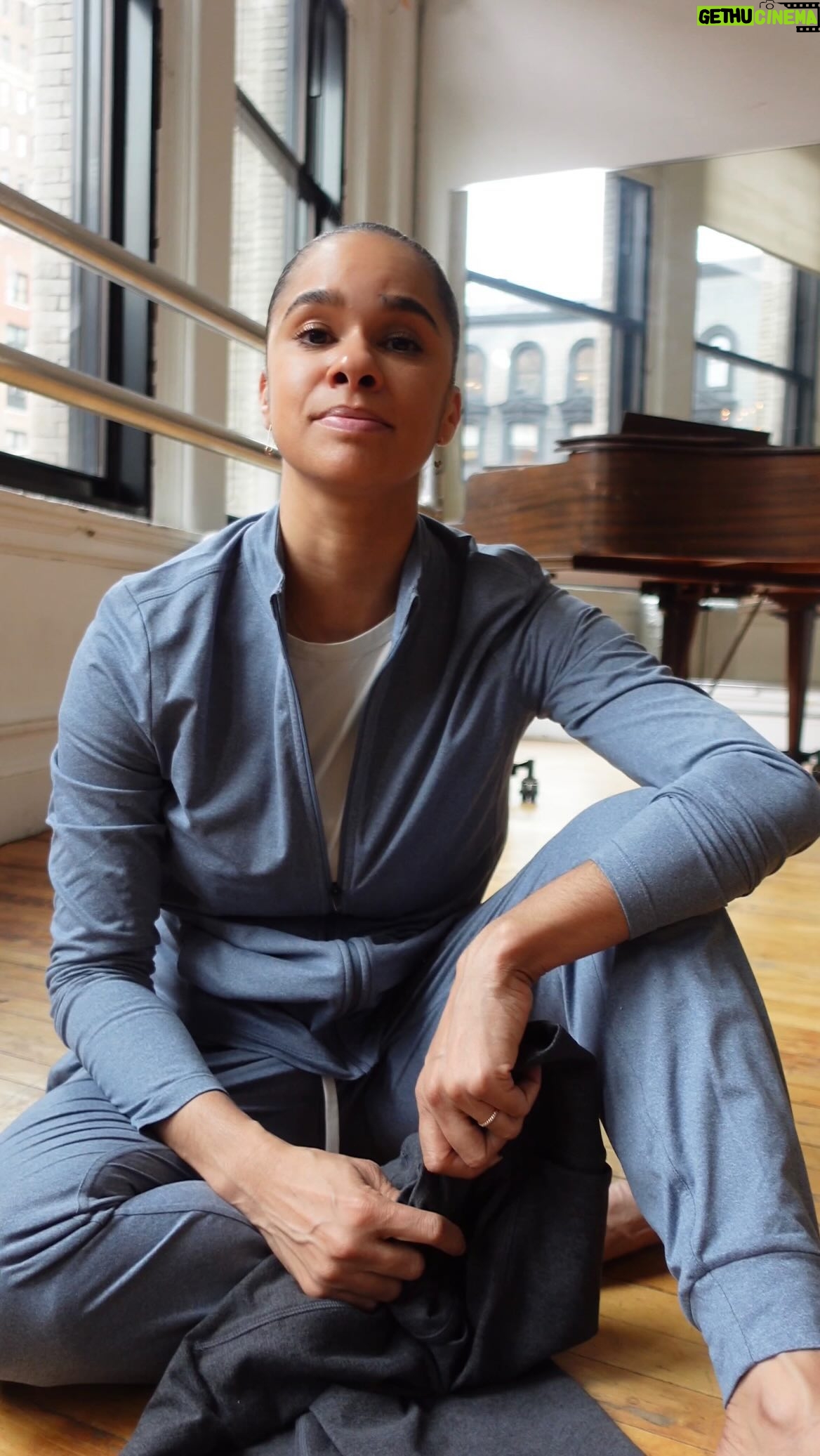 Misty Copeland Instagram - I take the fit and quality of the clothes I dance in very seriously— and these leggings pass the test. Shop @greatnesswins linked in bio🔗