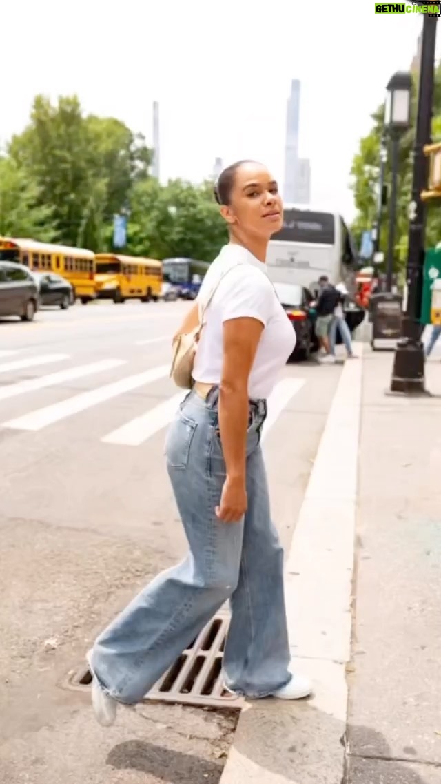 Misty Copeland Instagram - A trip to the @natural_history_museum in my @nissanusa Altima is one of my favorite NYC activities. Happy Summer! #nissanpartner