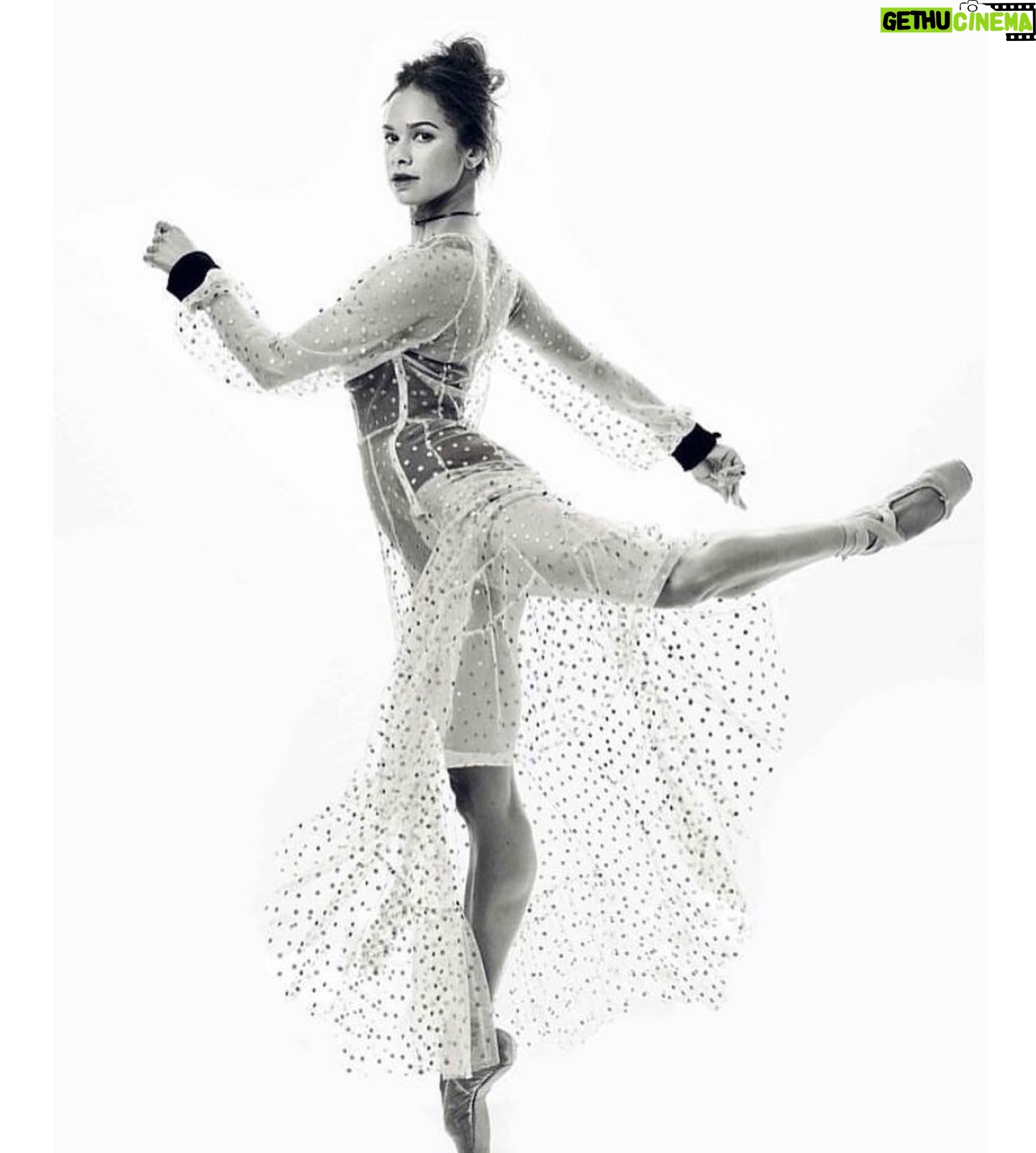 Misty Copeland Instagram - #Repost @jefffrancishair ・・・ #mistymondays #tb @mistyonpointe for @glamourmag photos @nyralang styling @maleeka.moss makeup @victorhenao hair by me @jefffrancishair