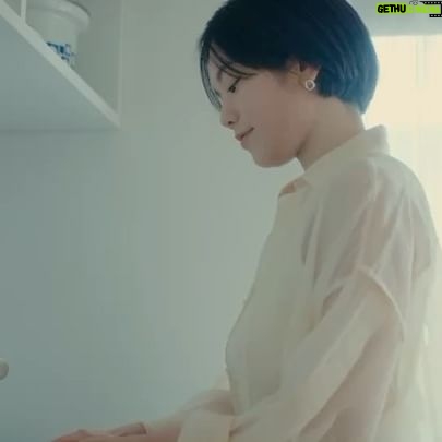 Miwako Kakei Instagram - 「C COFFEE」新CM C COFFEEのアンバサダーになりました☕️ C COFFEEは、炭が入ったチャコールコーヒーでホットでもアイスでもさっと溶けて、いい香りがして本当においしい! 私は食事の後にゆっくり飲むことが多いよ〜☕️ 本日から公開のCMも是非チェックしてみてください☺️ @c_coffee_official #CCOFFEE #Cコーヒー #シーコーヒー #チャコールクレンズ #ダイエット