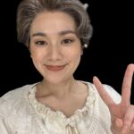 Miwako Kakei Instagram - 舞台、マーク・トウェインと不思議な少年 無事開幕いたしました！ ご来場いただいた皆さまありがとうございます。 ふぅ〜ちょっとほっとしてます…ですが 気を抜かずにこのあともより深めて駆け抜けます…！ (約20歳〜60歳までのオリヴィアを演じています。これは後半のリヴィ✌️) #マークトウェインと不思議な少年