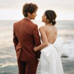 Miyū Ikeda Instagram - ． 結婚して1年5ヶ月が経ち、 やっと結婚式を挙げることができました💍 しかもハワイという最高すぎる場所で🌺♡ 正直、1年半経って新婚ほやほや感が無かったし ファーストミートの時もあんまり実感湧かなかったのに いざ式始まってパーティまで めちゃくちゃ泣いてめちゃくちゃ笑ってた😂🤍 大好きな家族と友達たちもわざわざハワイまで来てくれて 本当に100点満点すぎる日になりました♡ 去年の夏から打ち合わせを何度も重ねて、 内装とかブーケのデザインも オーダーしてたより遥かに可愛くて💐 打ち合わせのスケジュール合わせも大変だったのに 当日も何から何までサポートして頂いた @watabewedding 様様過ぎた🥹🤍 写真がありすぎて しばらく結婚式投稿多くなりそうですが お付き合いください💒