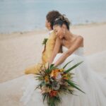Miyū Ikeda Instagram - ． 別バージョンのウェディングドレス💐 挙式の次の日のフォトツアーで プロデュースしたもう1つのチュールドレスの オフショルになるロングチュール外したバージョン♡ 透け感あって柔らかい素材だから マーメイドドレスとは全く違う感じに💒 どっちのドレスが好き？ オフショルチュールあるバージョンは前の前の投稿みて🫶🏾