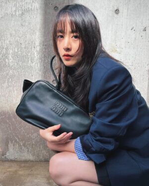 Mizuki Yamamoto Instagram - ⋆⸜☾⸝‍⋆

Miu Miu

これまでのイメージとは違った、クールなMiu Miuを。
今年はローファーを履きたい気分です。

『Miu Crew Popup Store』

★伊勢丹新宿店 本館1 階 ザ・ステージ
2024年2月7日（水）～2月20日（火）
★阪急うめだ本店1階 コトコトステージ 11
2024年2月21日（水）～2月27日（火）

開催中です。

#MiuMiu 
#MiuCrew
#PR