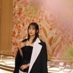 Mizuki Yamamoto Instagram - ⋆⸜☾⸝‍⋆ Cartier 麻布台ヒルズ店が、本日オープンします。 Cartierのジュエリーを身につけて、一足先にお邪魔してきました。 竹や桜をイメージされたインテリアで、とても美しい空間でした。 皆様も是非、足を運んでみてください。 #PR #CartierAzabudai #CartierHighJewelry #Cartier