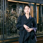 Mizuki Yamamoto Instagram - ⋆⸜☾⸝‍⋆ 9月8日にオープンする、 ブシュロン銀座本店へ ひと足先にお邪魔しました。 パリの店舗に次ぐ大きさの店舗は、 ワンフロアごとにコンセプトの違う世界観でとっても素敵でした。 所々に日本人のアーティストが手がけた装飾もあり、日本の店舗だからこそ楽しめる美しい空間になっていました。 ブライダルのフロアでは、誓いの言葉が音楽になるというロマンチックな演出も… (私の音楽は4枚目★) 最上階では、新作ハイジュエリーコレクション“MORE IS MORE”も見る事が出来ます。 (3枚目、ユニークなジュエリーは是非実際にご覧になってください★) ハイジュエリーをさらりと身につけられる素敵な女性になりたい…!! #BoucheronGinza #Boucheron #ブシュロン