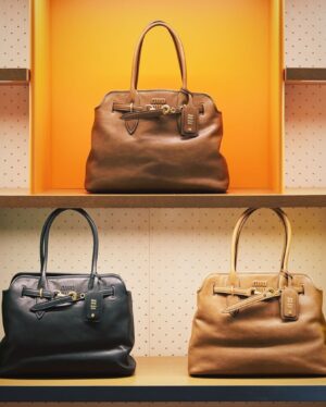 Mizuki Yamamoto Instagram - ⋆⸜☾⸝‍⋆

Miu Miu

これまでのイメージとは違った、クールなMiu Miuを。
今年はローファーを履きたい気分です。

『Miu Crew Popup Store』

★伊勢丹新宿店 本館1 階 ザ・ステージ
2024年2月7日（水）～2月20日（火）
★阪急うめだ本店1階 コトコトステージ 11
2024年2月21日（水）～2月27日（火）

開催中です。

#MiuMiu 
#MiuCrew
#PR