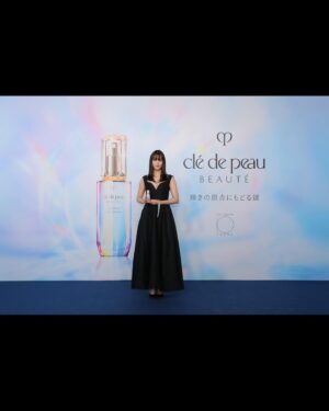 Mizuki Yamamoto Instagram - ☾𓈒𓂂𓏸
クレ・ド・ポー ボーテ
誕生から10周年を迎える美容液「ル・セラム」のPOPUPイベント『輝きの原点にもどる鍵』に参加して来ました★

今回のイベントで、肌にも知性があることを初めて知りました。
これから使用して、実感したいです。

ル・セラムを体感するブースでは実際に手にのせて試すことが出来ます。
可愛いリボンも着けてもらえます(^^)

イベントは、
2023年 8 月 1 8 日(金)〜8 月 27 日(日)まで、開催しています。
皆様も、是非.｡oO
☆事前予約制です。

#クレドポーボーテ 
#ルセラム 
#細胞からはじまる輝き 
#pr