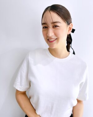 Mizuki Yamamoto Instagram - ⋆⸜☾⸝‍⋆
この間、偶然ヘアメイクYumbouちゃんとお揃いのリボン。

帰りに髪型もお揃いにしてくれた★

自分でもやってみよう(˙꒳​˙ )
ネジネジ。