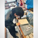 Mizuki Yamamoto Instagram - ⋆⸜☾⸝‍⋆ 尾身さんの写真展へ★ 尾身さんの写真が大好きだし、尾身さん自身も素敵です。 皆様も是非。 3月26日（火）まで、 Book and Sonsにて開催中ですよー＼(^^)／