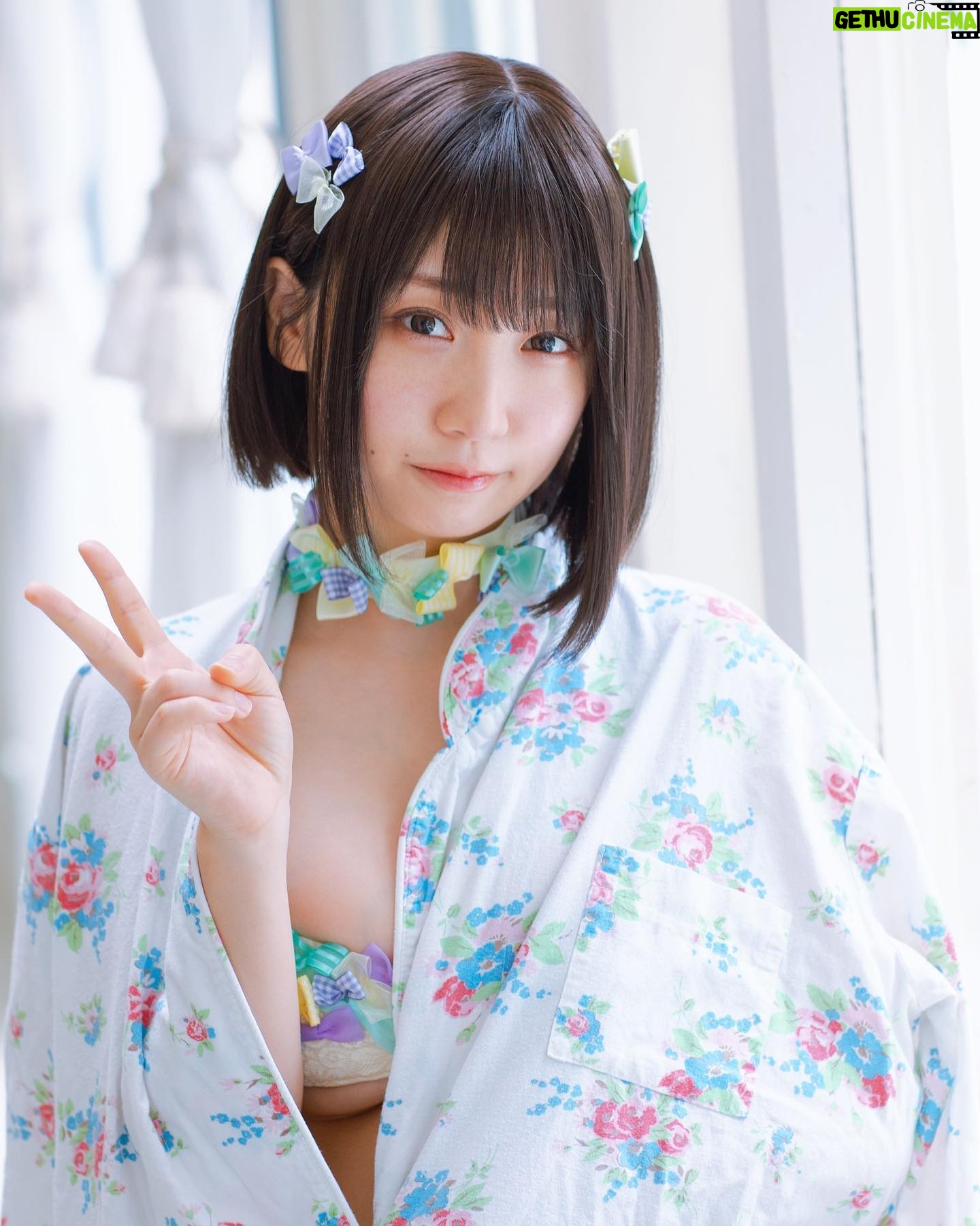 Moe Iori - 45.8K Likes - #きゅるん
╭━━━━━━━━╮
㊗️告知📢
╰━v━━━━━━╯
本日発売の #ヤングジャンプ にて #表紙担当 してます❗️☺️
全国の書店・コンビニに置いてあるので、でぜひお手に取ってくれると✌️
今回も頑張ったので褒めてくれると嬉しい😘
amzn.asia/d/dwidf0Z
#グラビア