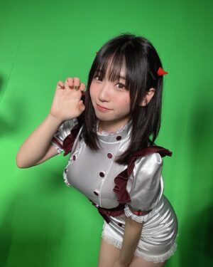 Moe Iori Instagram - この谷間は出てないけど素材がぴっちりしててほんのり透け感がありスカート丈が最高なドチャシコナース悪魔サキュバスプリティナースはマリームーンさんです😈

#コスプレ #cosplay #マリームーン