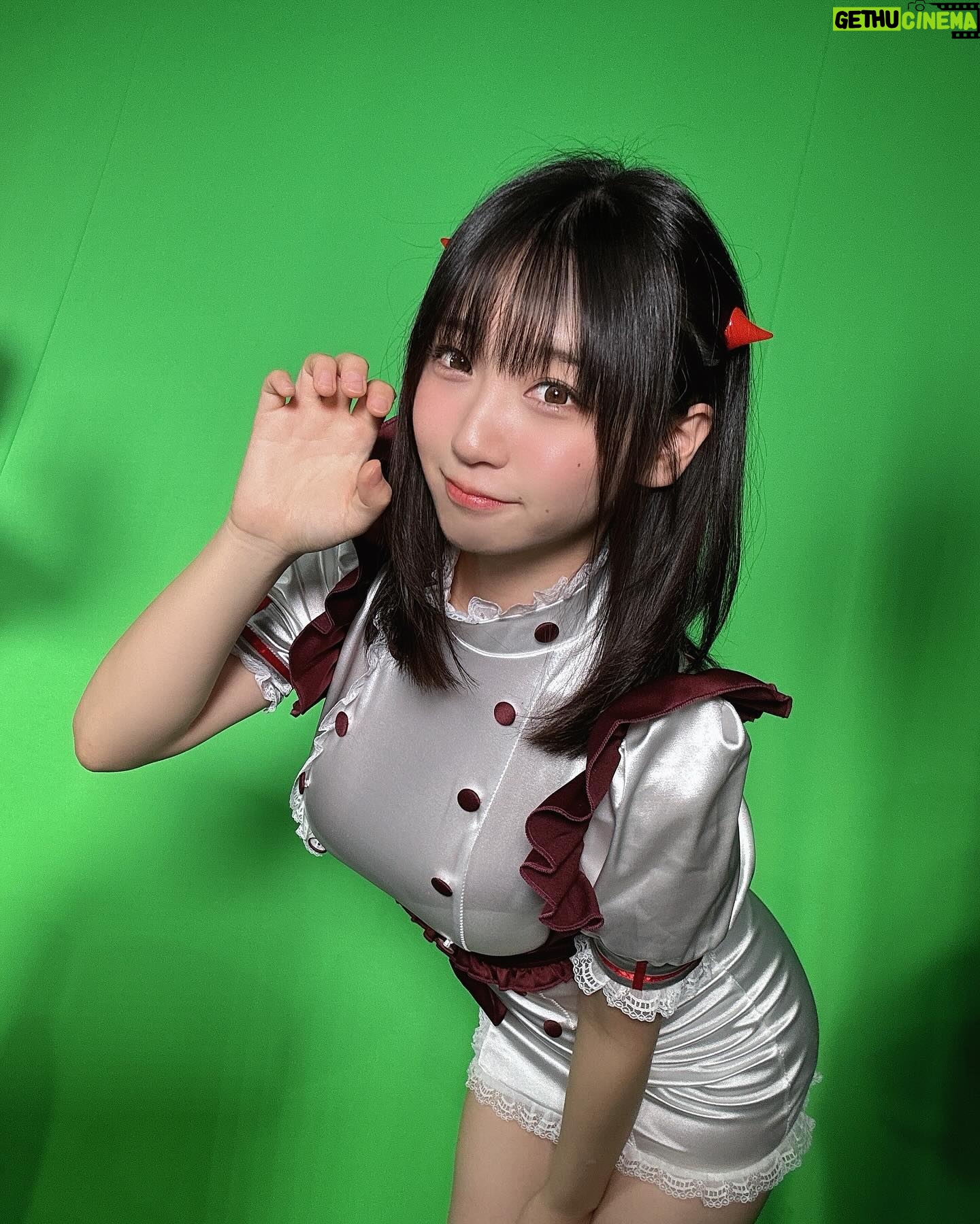 Moe Iori - 40.9K Likes - この谷間は出てないけど素材がぴっちりしててほんのり透け感がありスカート丈が最高なドチャシコナース悪魔サキュバスプリティナースはマリームーンさんです😈
#コスプレ #cosplay #マリームーン